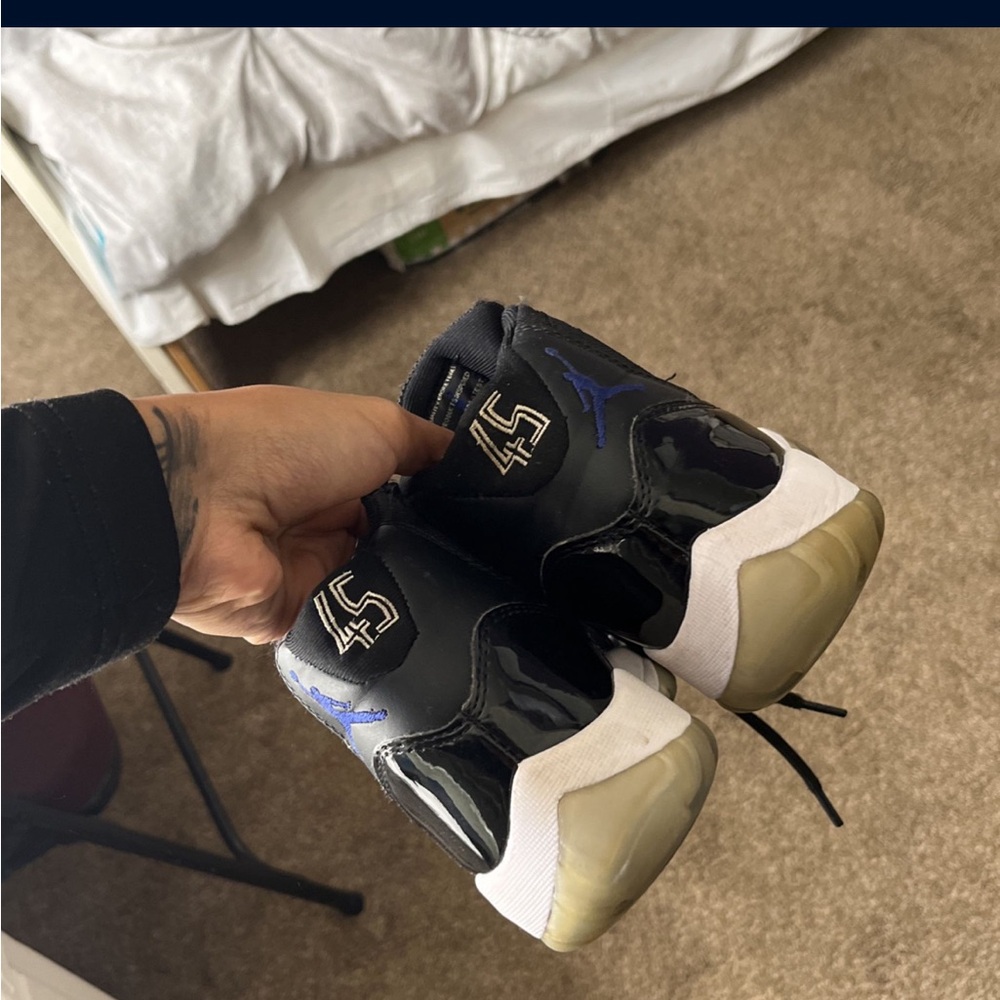 Jordan 11s